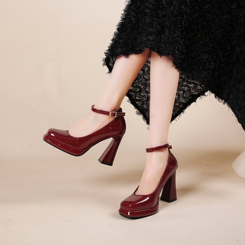 Leather Classic Strap - Fashionable high-heeled shoes. Summer leather ankle-strapped
