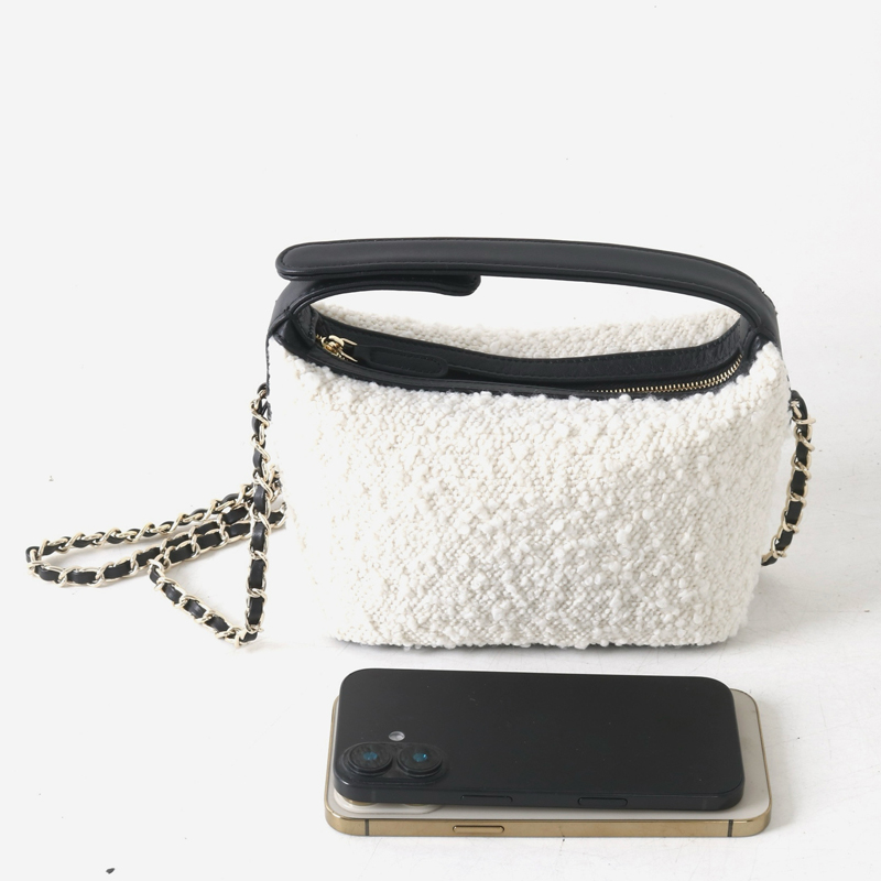 Leather Classic Mini Hobos Bag - Leather Classic Strap recension och pris